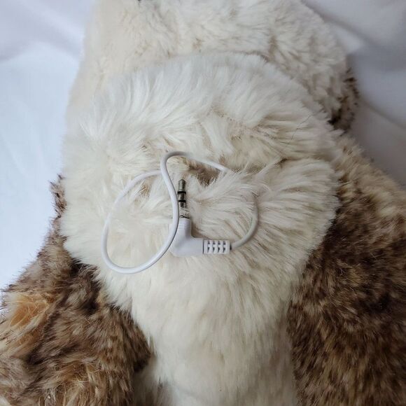 Pottery Barn Teen Wolf Rockin Plush Speaker 13" Tested & Works - Picture 8 of 10